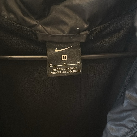 Men’s Nike Liverpool Jacket size Medium.  Item is in great condition! - Picture 5 of 6